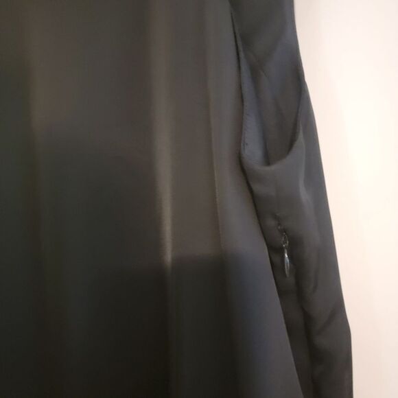 Theory Asymmetrical Neckline Sleeveless Top - Picture 6 of 7